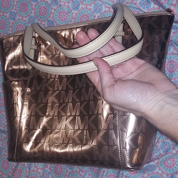 Rose Gold Michael Kors Jet Set Tote❤ - Picture 7 of 11